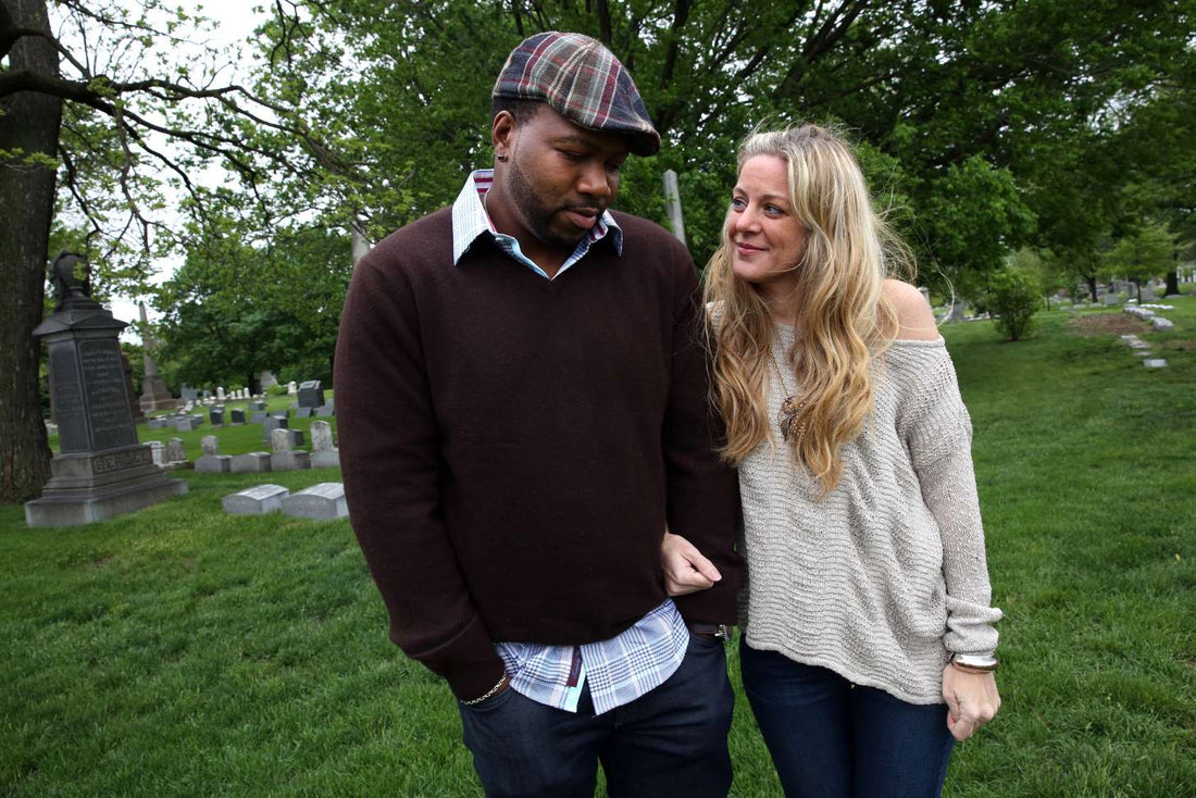 © Nancy Stone/Chicago Tribune/TNS Terry and Carrie Meghie, pictured in 2013 at the Graceland Cemetery gravesite of their son Jackson Chance. The Meghies launched the nonprofit Jackson Chance Foundation to raise money to offset parking costs…